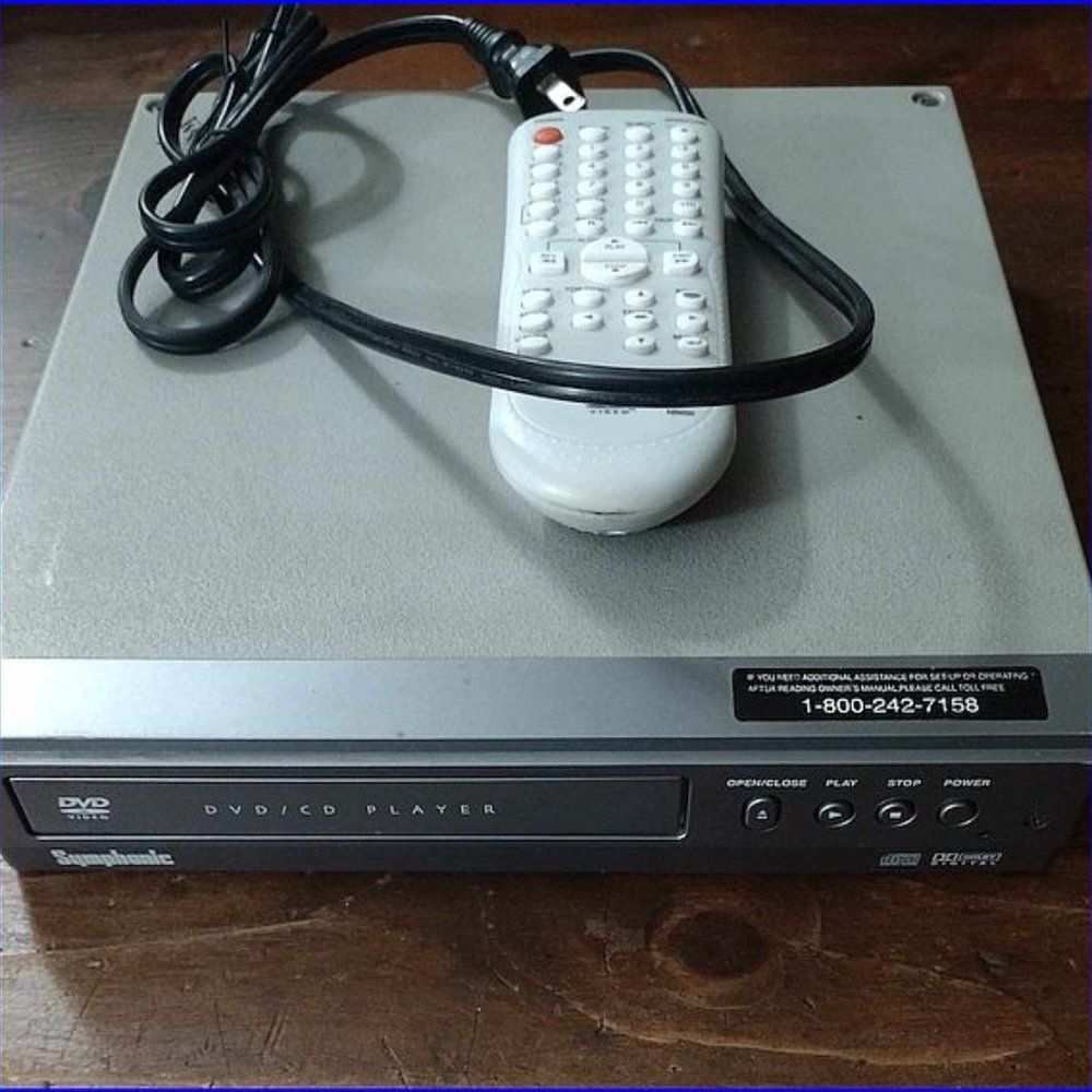 DVD/CD player with remote in excellent condition
